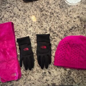 The North Face Winter Set – Hat, Gloves, scarf– Pink/Black – Women’s